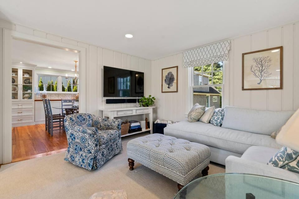 Rockport 3BR w/firepit|Walk to Bearskin Neck+Beach House in Rockport