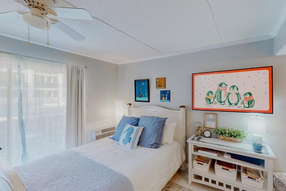 Beachfront Complex Sugar Beach Studio Sleeps 4 House in Orange Beach