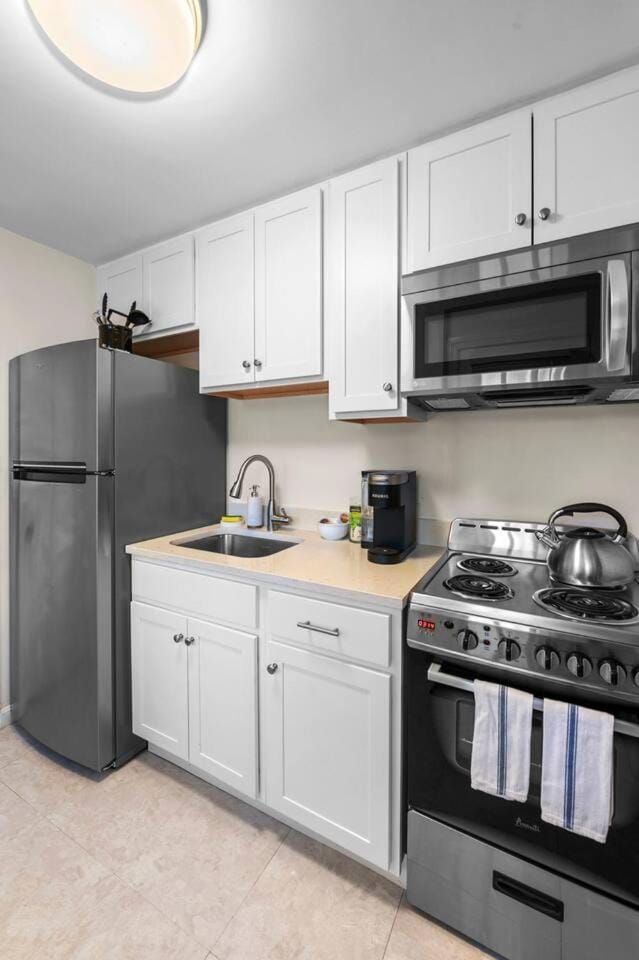 1BR on SALEM Common w/ Parking l Walk to Town Apartment in Marblehead