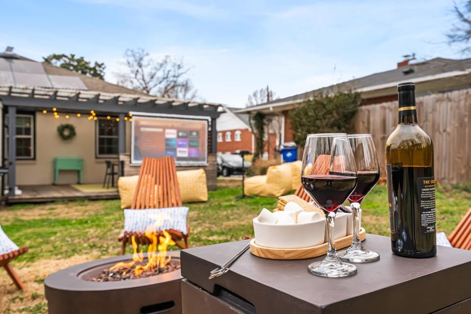 Property building, TV and multimedia, Garden view