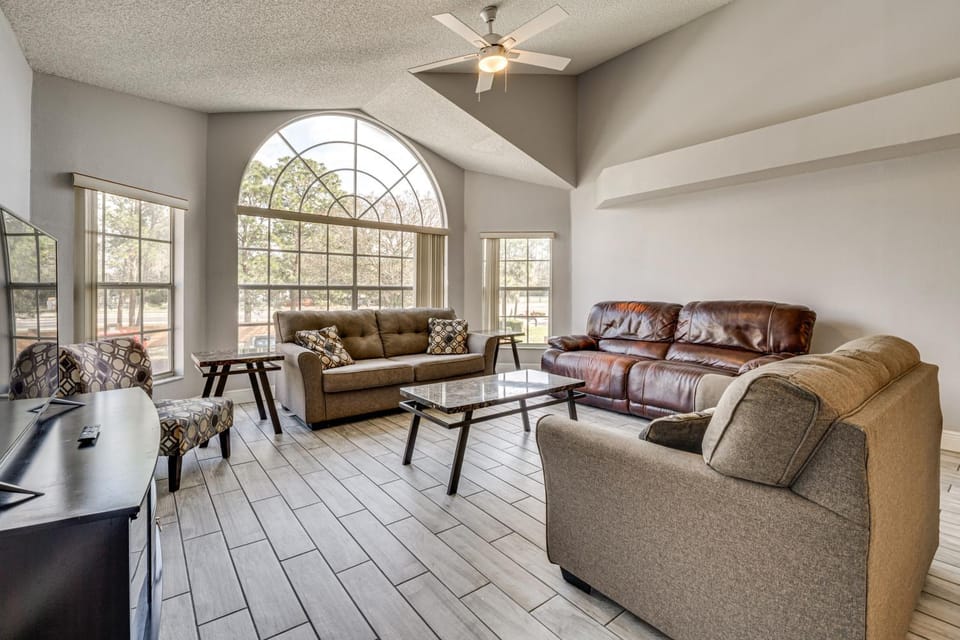Family Theme Park Hub w/ Pool in Kissimmee House in Kissimmee