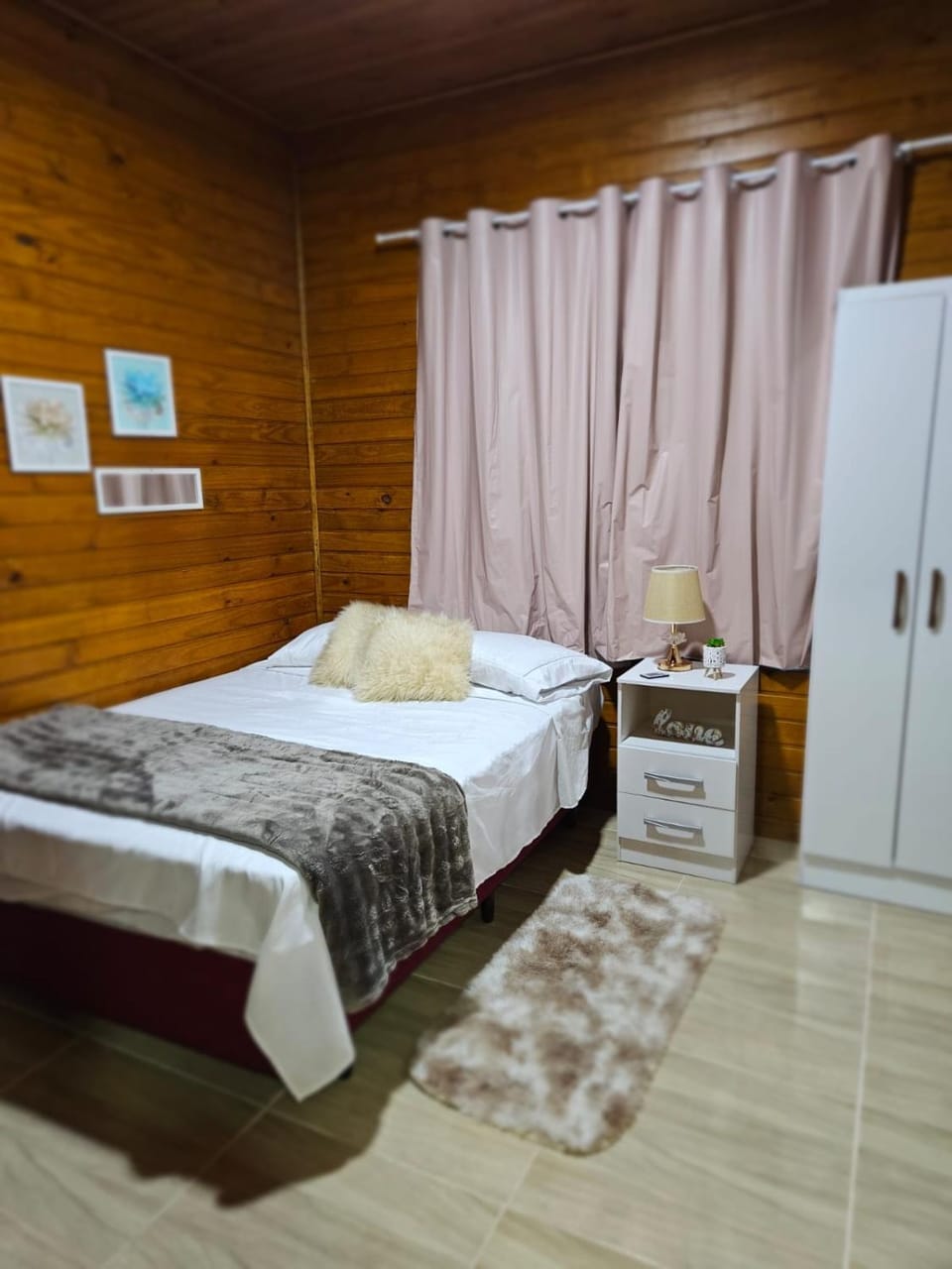 Bed, Photo of the whole room, wardrobe, air conditioner