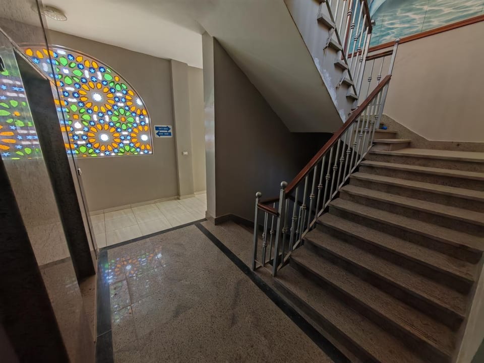 Facade/entrance, elevator