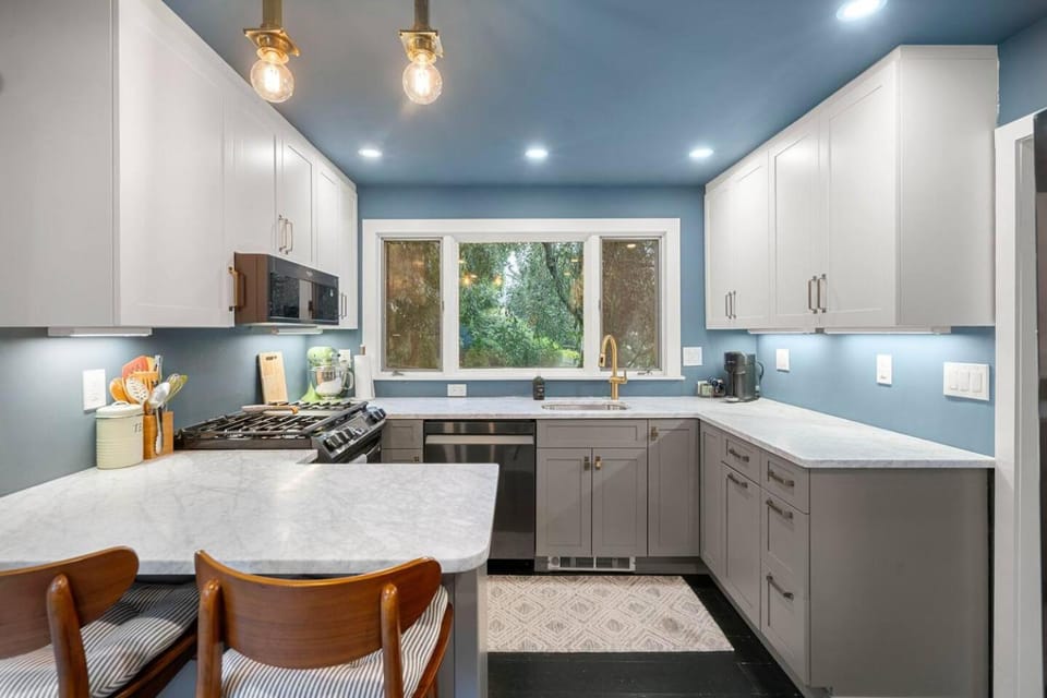 Minutes to Salem|Historic Marblehead Nautical Home House in Marblehead
