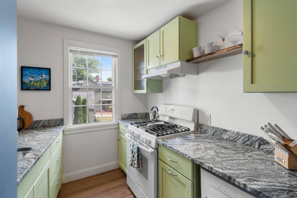 1803 Downtown Salem 1BR | Walk to Everything Apartment in Salem