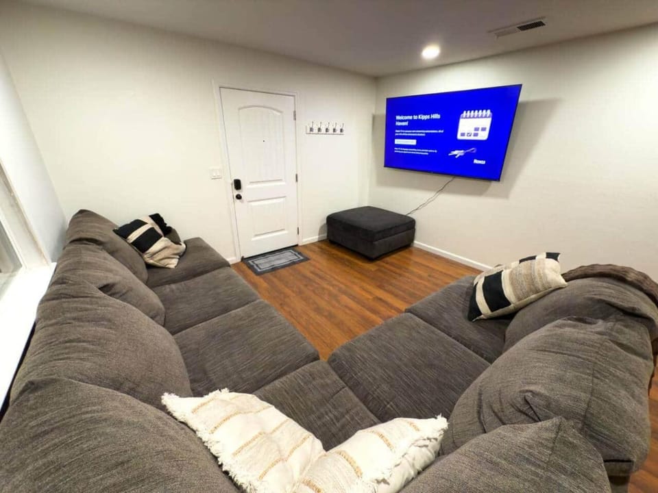 Kipps Hill Haven B — Folsom Lake Escape House in El Dorado Hills