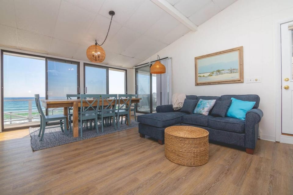 4BR Oceanfront Rockport Vacation on Long Beach! House in Rockport