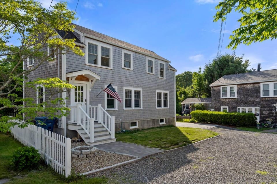 Dog Friendly 2BR Home Walk to Beach+Bearskin Neck House in Rockport