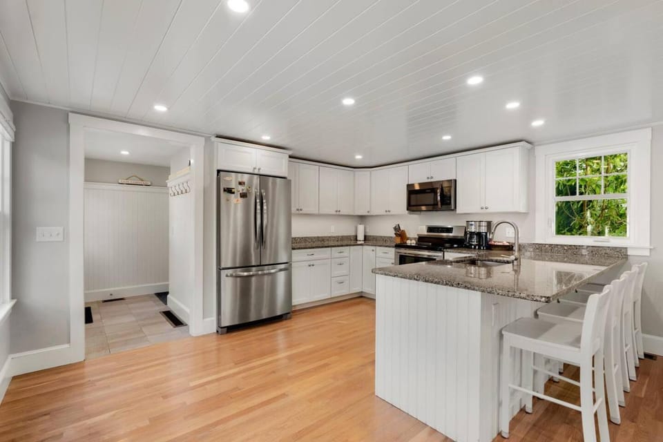 Dog Friendly 2BR Home Walk to Beach+Bearskin Neck House in Rockport