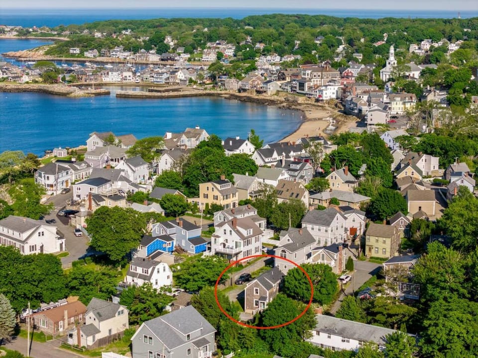 Dog Friendly 2BR Home Walk to Beach+Bearskin Neck House in Rockport