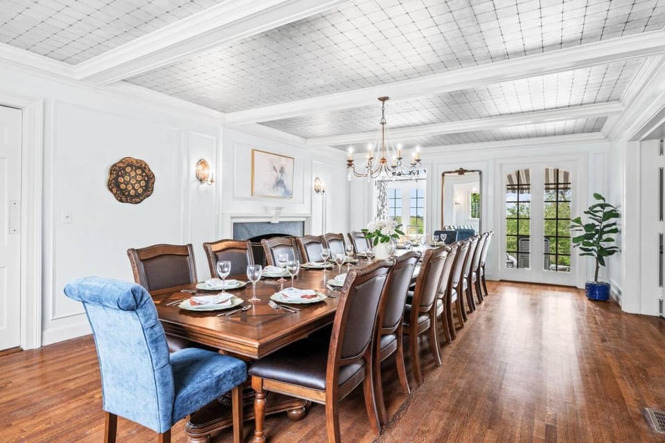 Cranberry Hill | 9 BR 22 Acre Estate | Sleeps 24 House in Gloucester