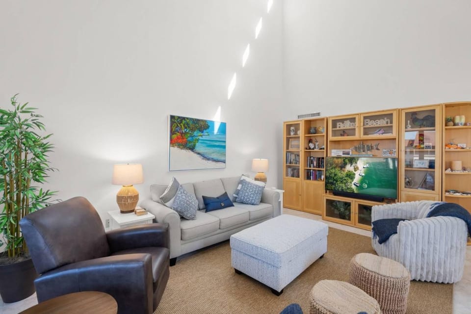 Excelsior: The Sky Loft House in Siesta Beach