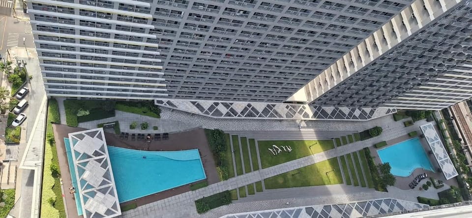 Property building, Bird's eye view, Pool view, Swimming pool
