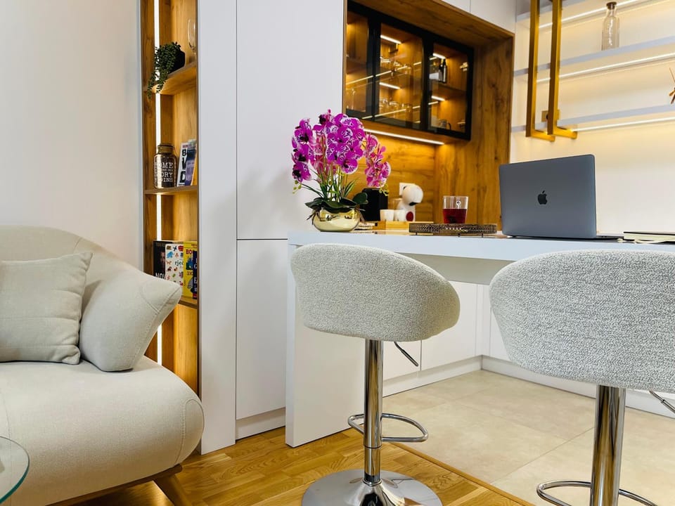TV and multimedia, Dining area