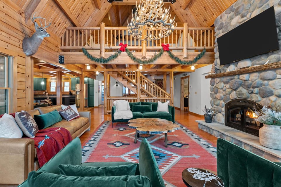 Epic 9-Bed Yellowstone Lodge Theater, Bars, Sauna & Ski Views House in Cattaraugus