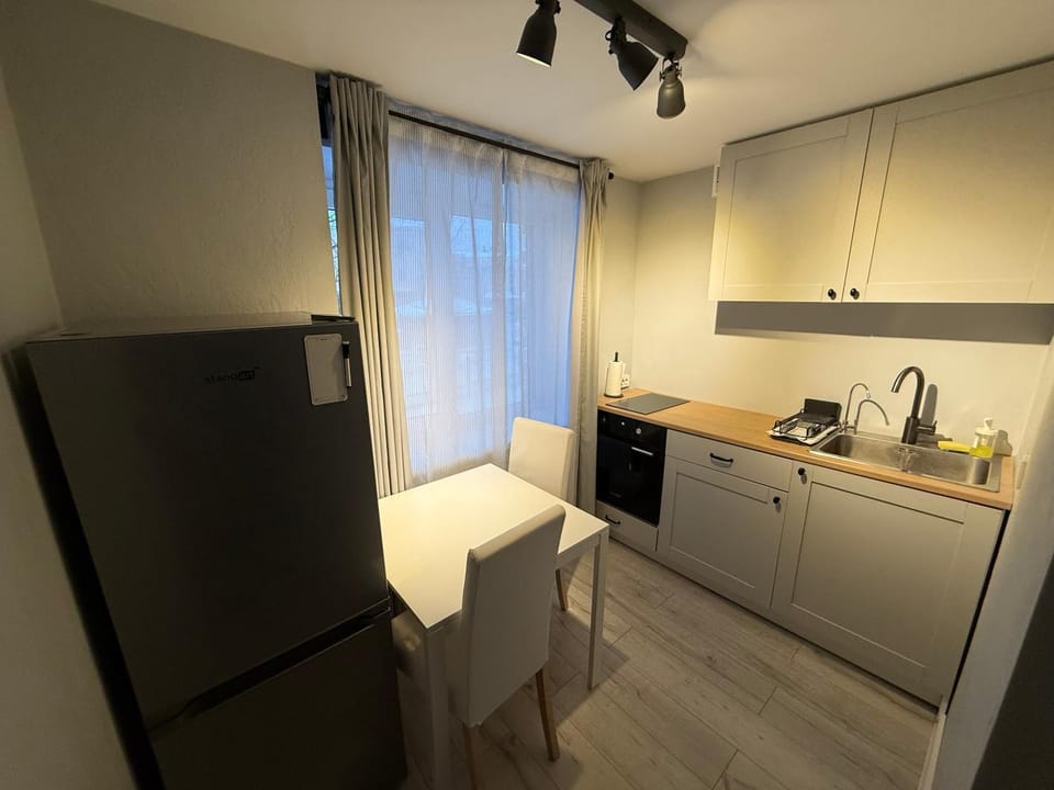 oven, stove, kitchen