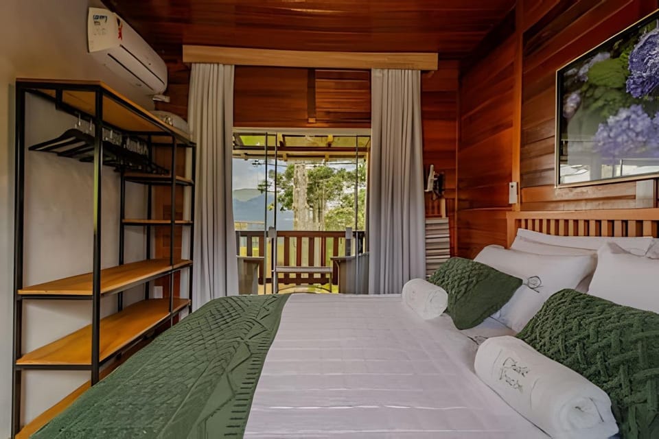 Com Banheira de Hidromassagem e Uma Vista Incrível Chalet in State of Santa Catarina