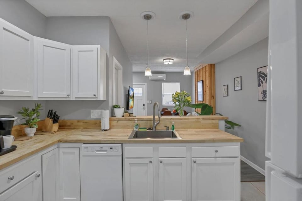 Kitchen or kitchenette, kitchen, kitchen