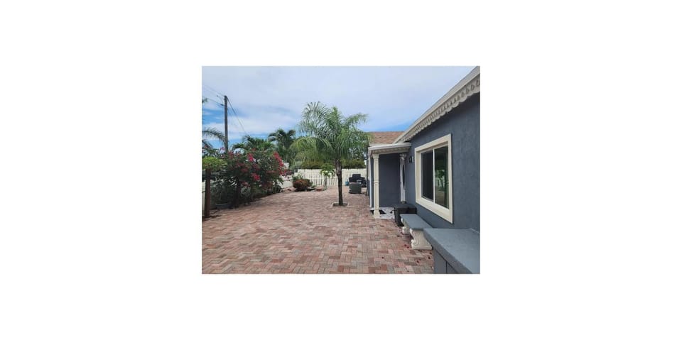Shared Space in SoSo Coastal Retreat Vacation rental in West Palm Beach
