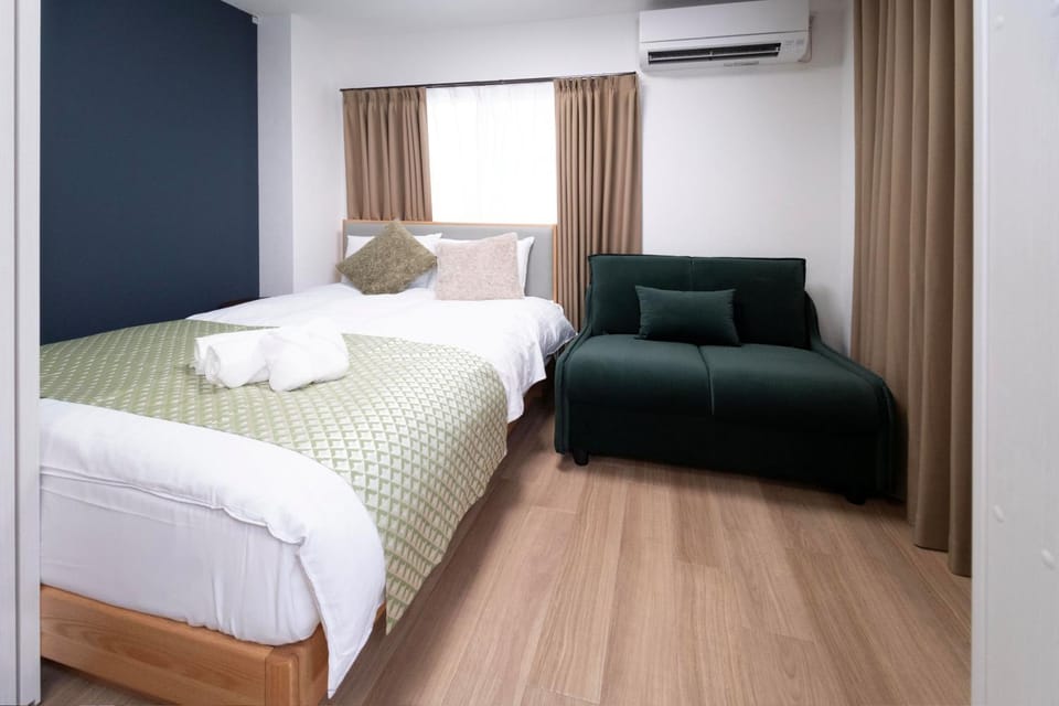 Bed, Photo of the whole room, Bedroom