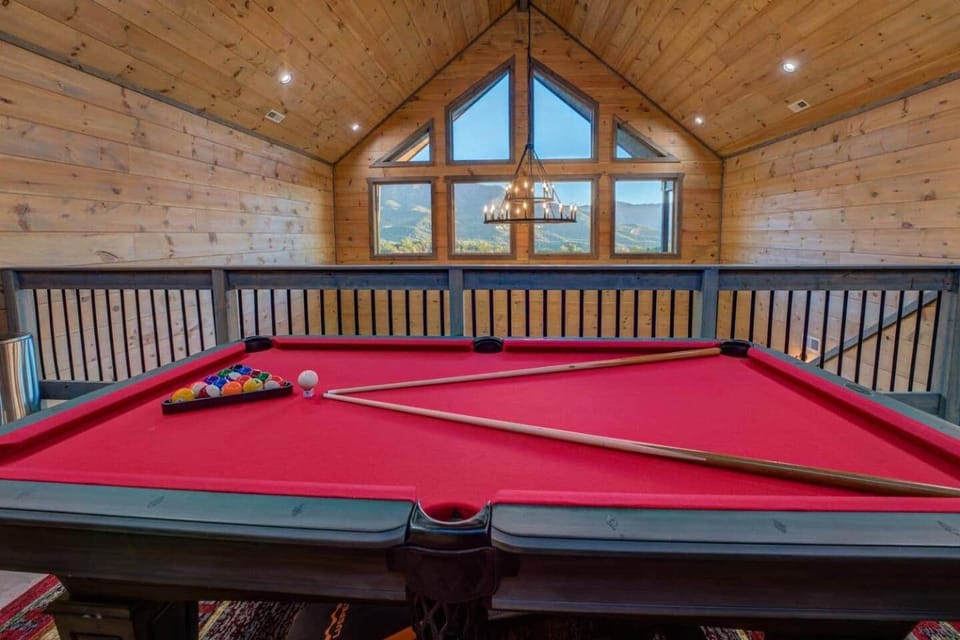 Billiard, Game Room