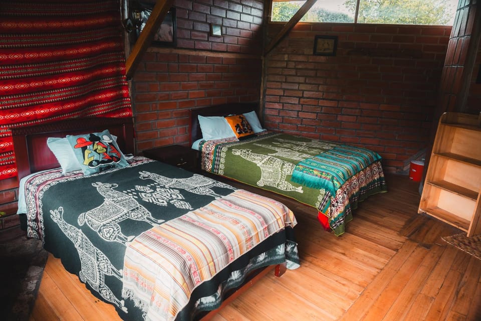 Bedroom, bunk bed