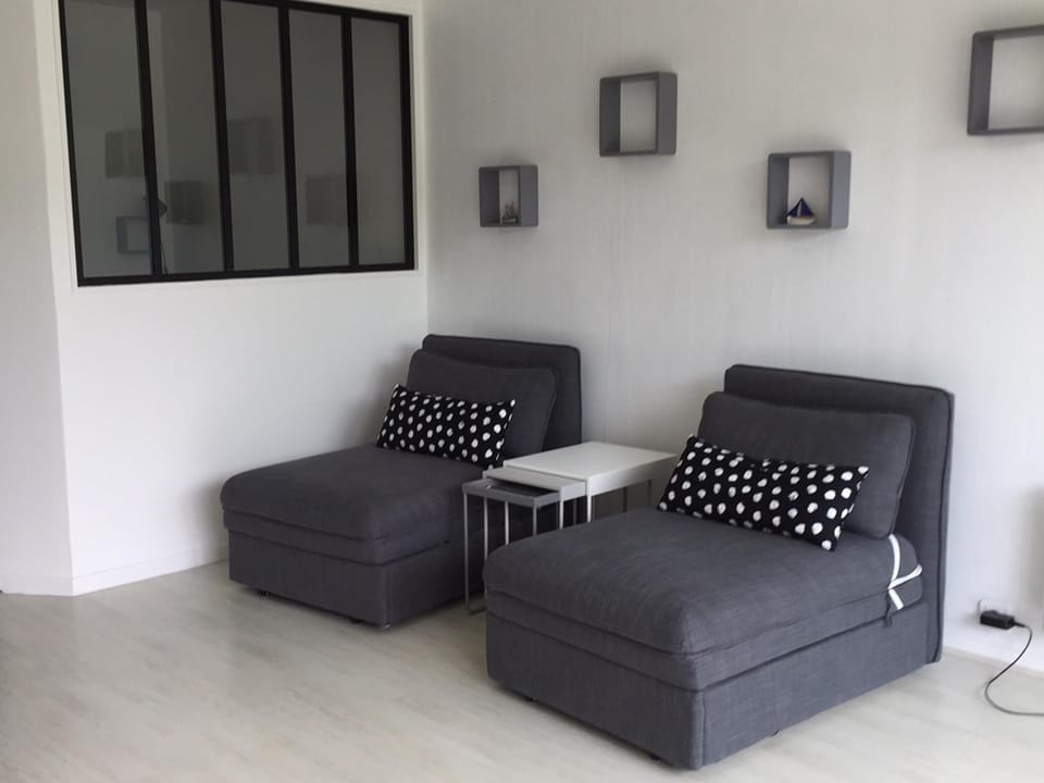 Appartement rénové proche plage avec parking - FR-1-843-51 Apartment in Le Pouliguen