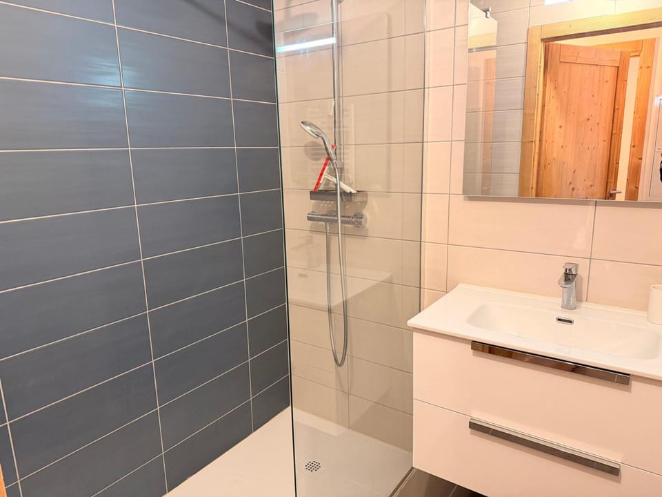Appartement moderne, proche centre et téléphérique - FR-1-464-262 Apartment in Pralognan-la-Vanoise