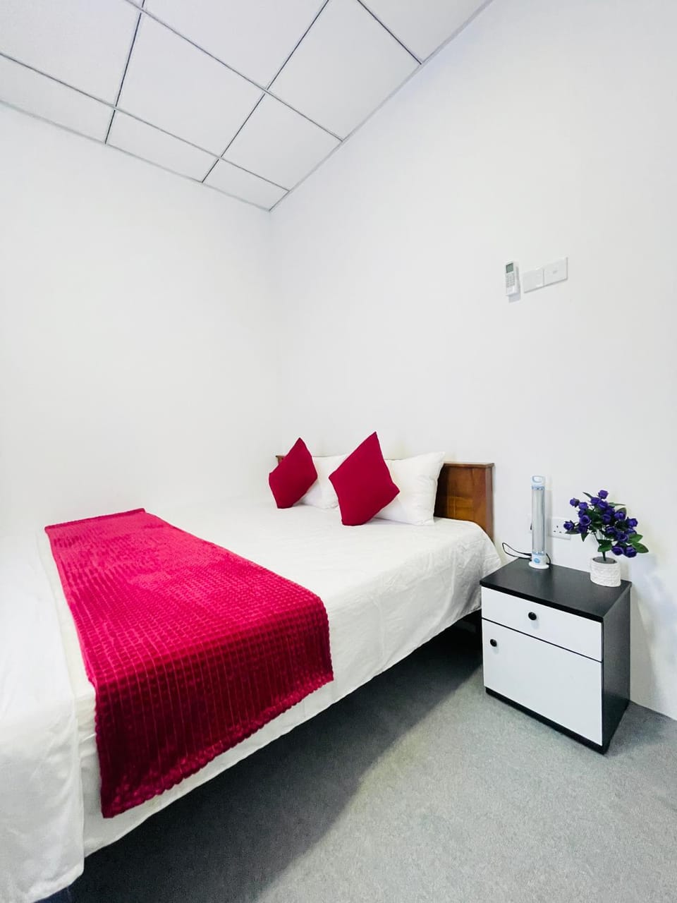 Bed, Bedroom, air conditioner
