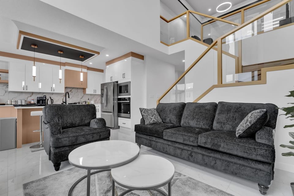 Kitchen or kitchenette, Living room, Seating area