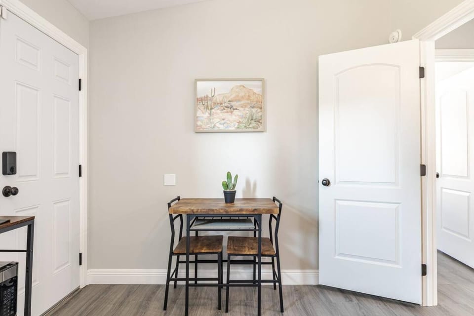 King Bed•Private Casita•Near UCR/Military Base Bed and Breakfast in Moreno Valley