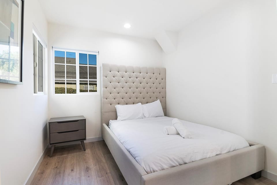 Freshly Renovated Studio for Two in the Heart of LA Apartment in Beverly Hills
