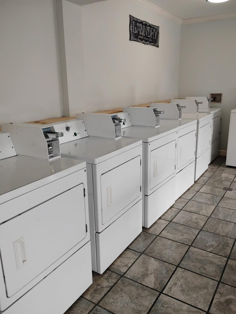 Gated - 2 Double Beds 1 Bath with Full Kitchen 120 Apartment in Baton Rouge