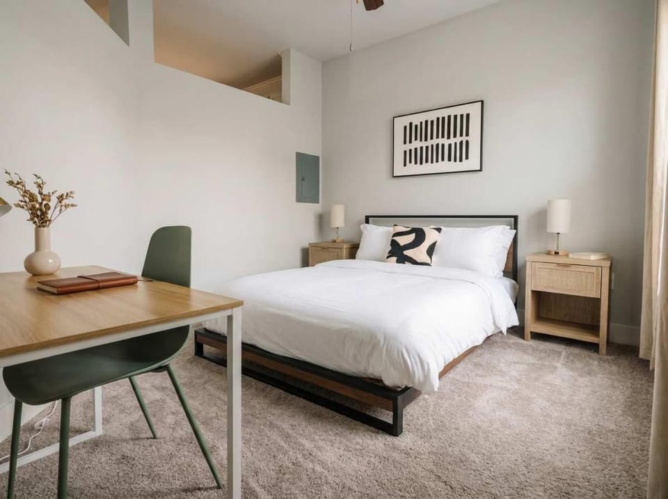 Boulevard Stays Midtown 1BR Pool Gym Parking 05 Apartment in Nashville