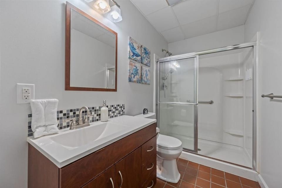 Hassle-Free- Easy Access Coastal Condo Apartment in North Topsail Beach
