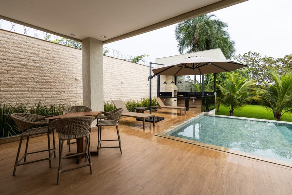Pool view, Swimming pool, sunbed