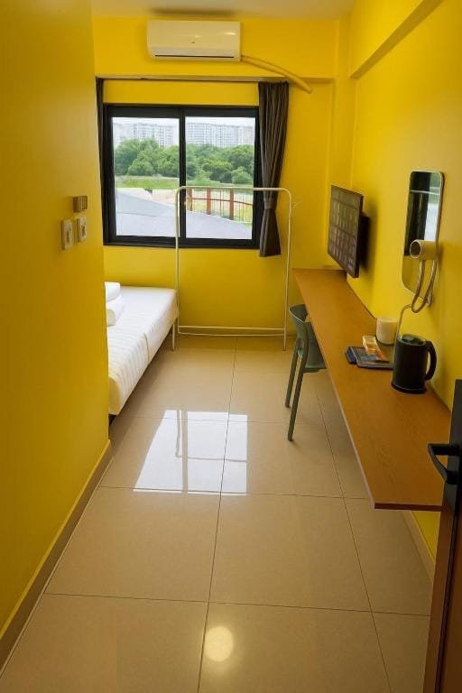 Pasay Comfort Stay ,Private Building Near PITX, EasyAccess to Airport Apartment in Pasay