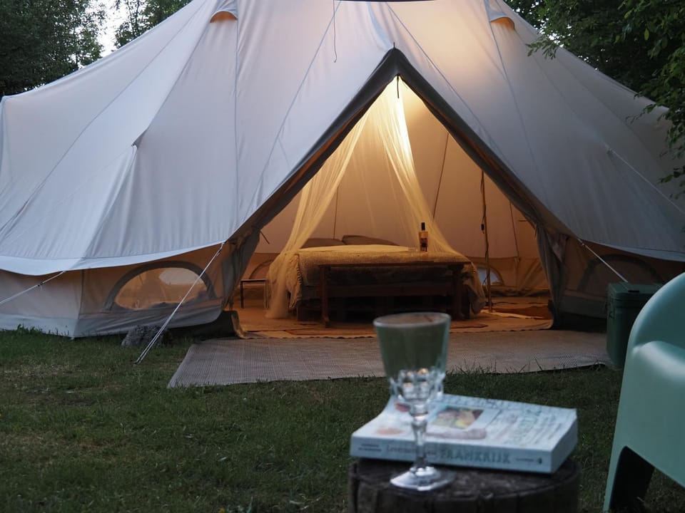 Glamping Tent Celte du Morvan, Vrij in de Natuur Luxury tent in Bourgogne-Franche-Comté