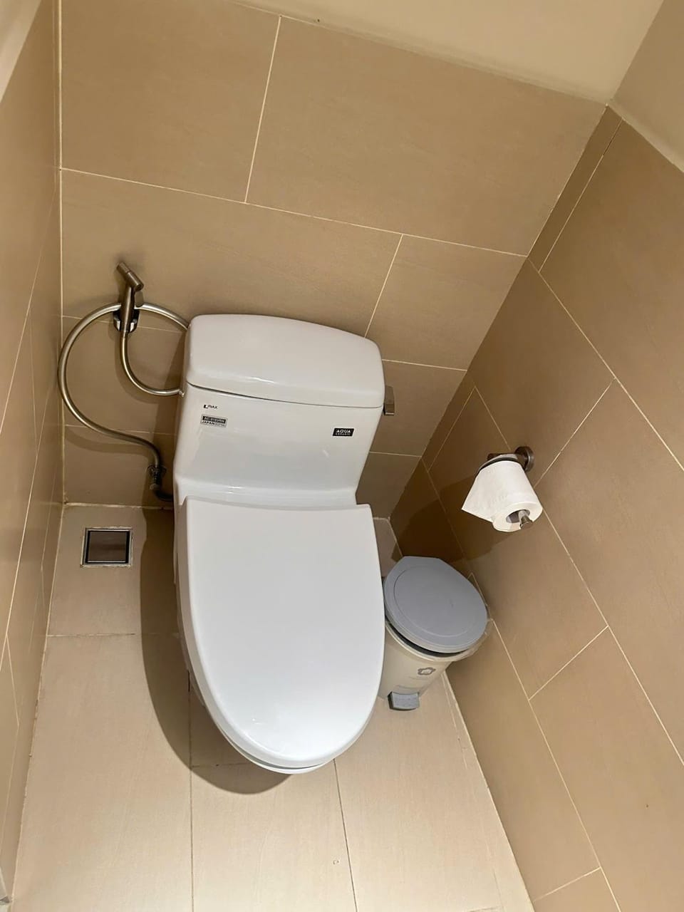 Toilet, bidet