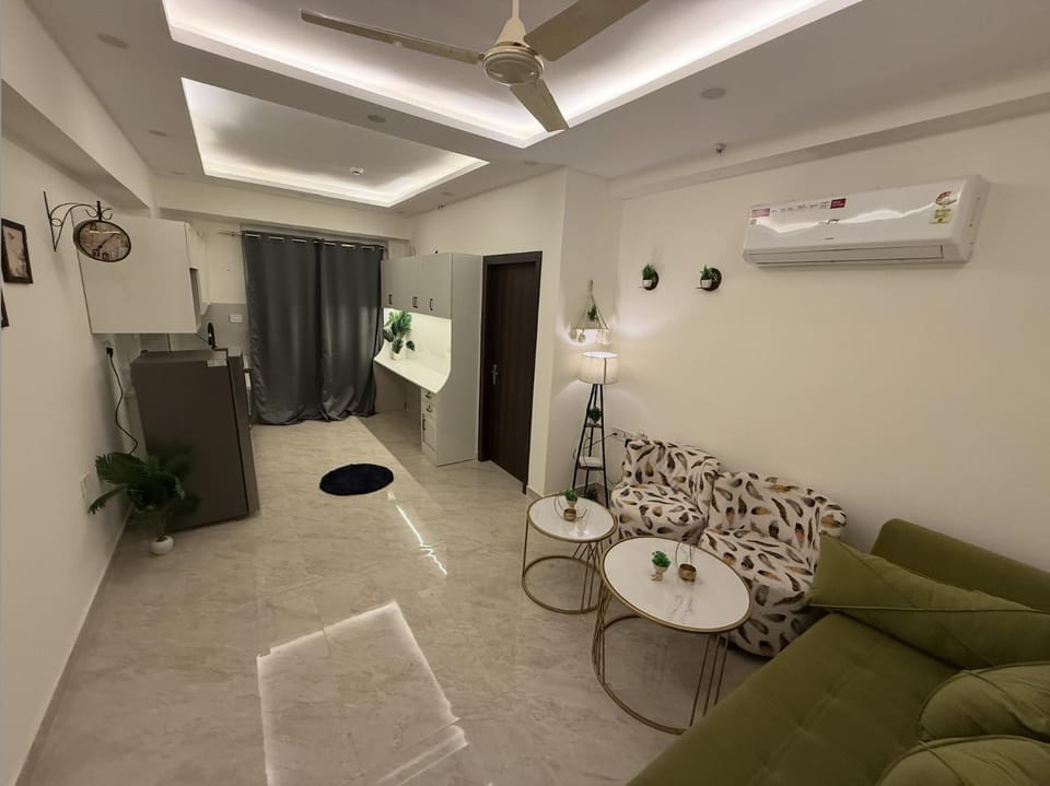 Sky-High Luxury 23rd Floor Apartment Apartment in Gurugram