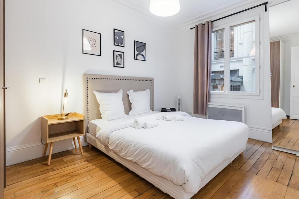 Beautiful air-conditioned apartment in the heart of the Marais Apartment in Paris