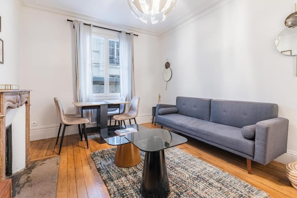 Beautiful air-conditioned apartment in the heart of the Marais Apartment in Paris