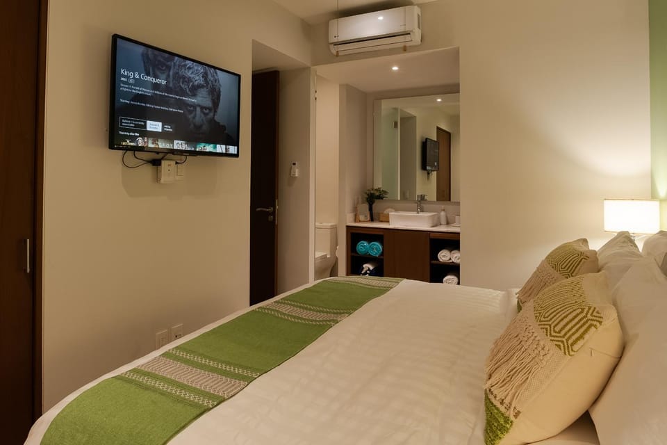 Bed, Bathroom, TV and multimedia, Bedroom, bidet, hair dryier, air conditioner