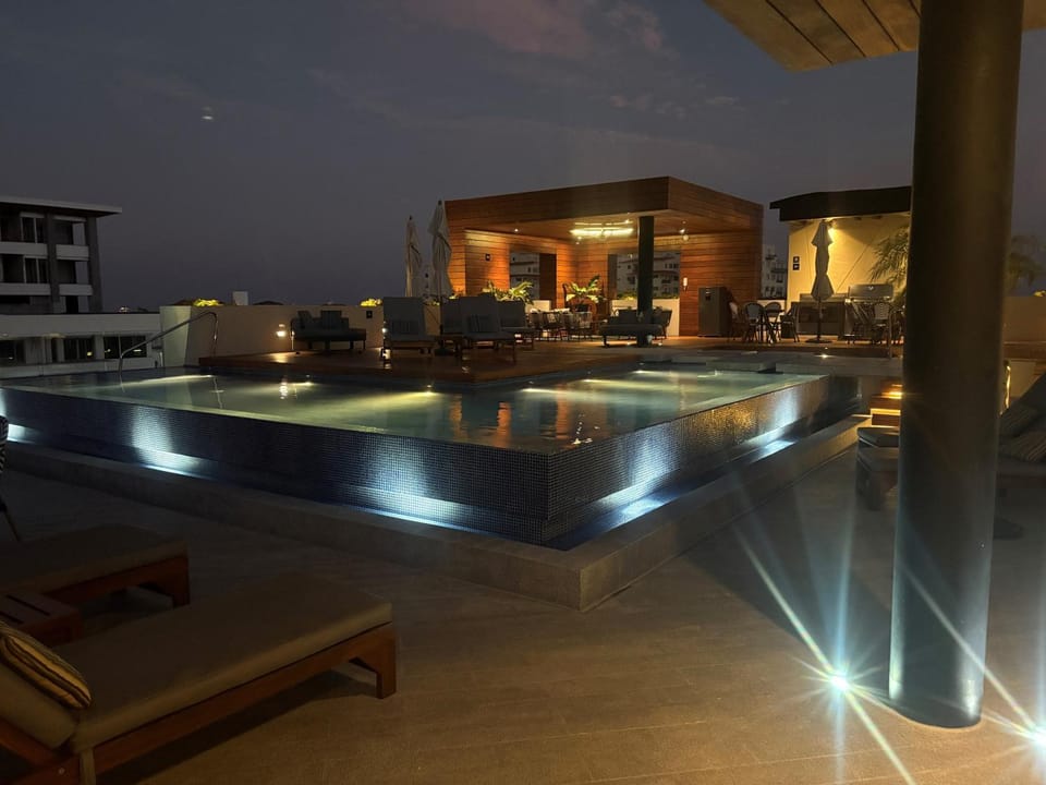 Night, Swimming pool