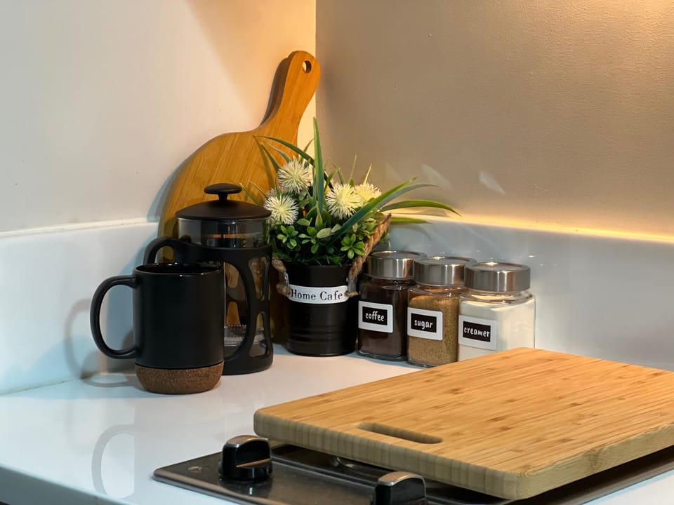 Coffee/tea facilities, Kitchen or kitchenette