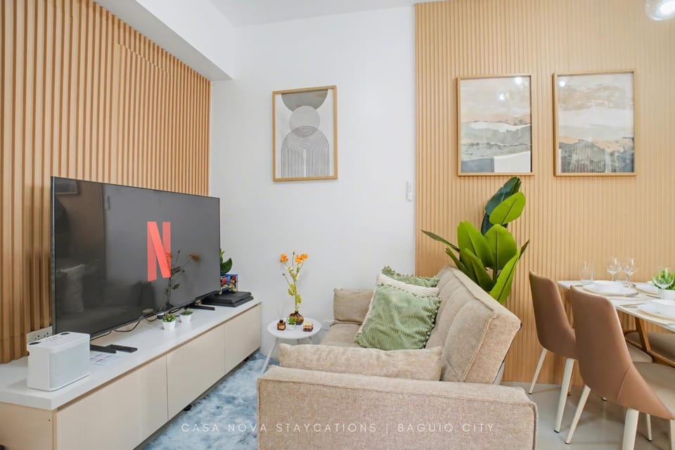 Communal lounge/ TV room, TV and multimedia, Living room, Seating area, Dining area, Evening entertainment