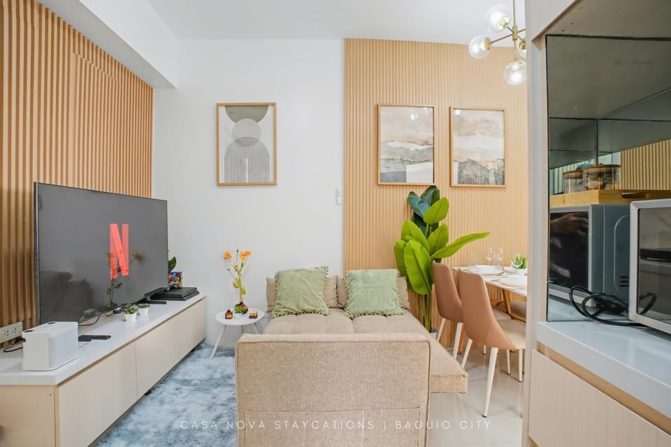 Communal lounge/ TV room, TV and multimedia, Living room, Seating area, Dining area, Evening entertainment