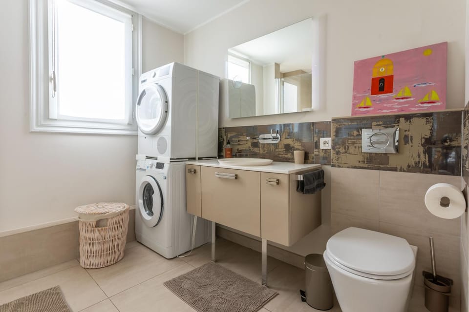 Bathroom, Living room