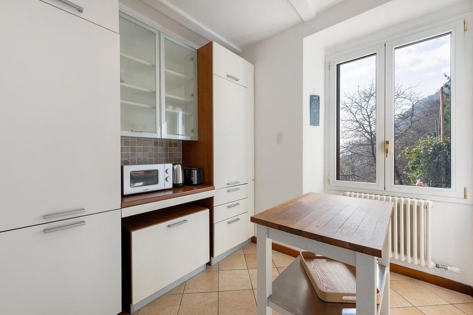 Property building, Kitchen or kitchenette, Living room