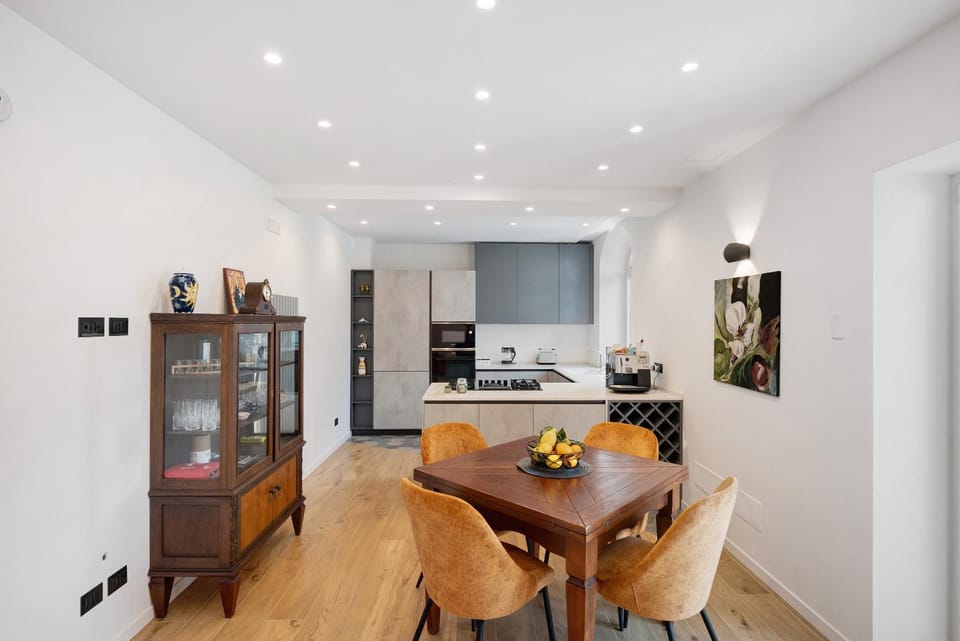 Property building, Kitchen or kitchenette, Living room